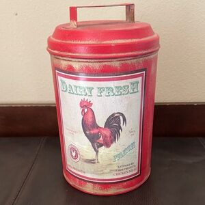 Rustic Metal Rooster Designed Pail w/Lid